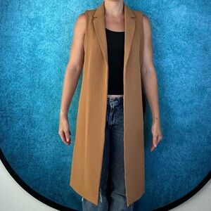 T Tahari Camel Sleeveless Vest